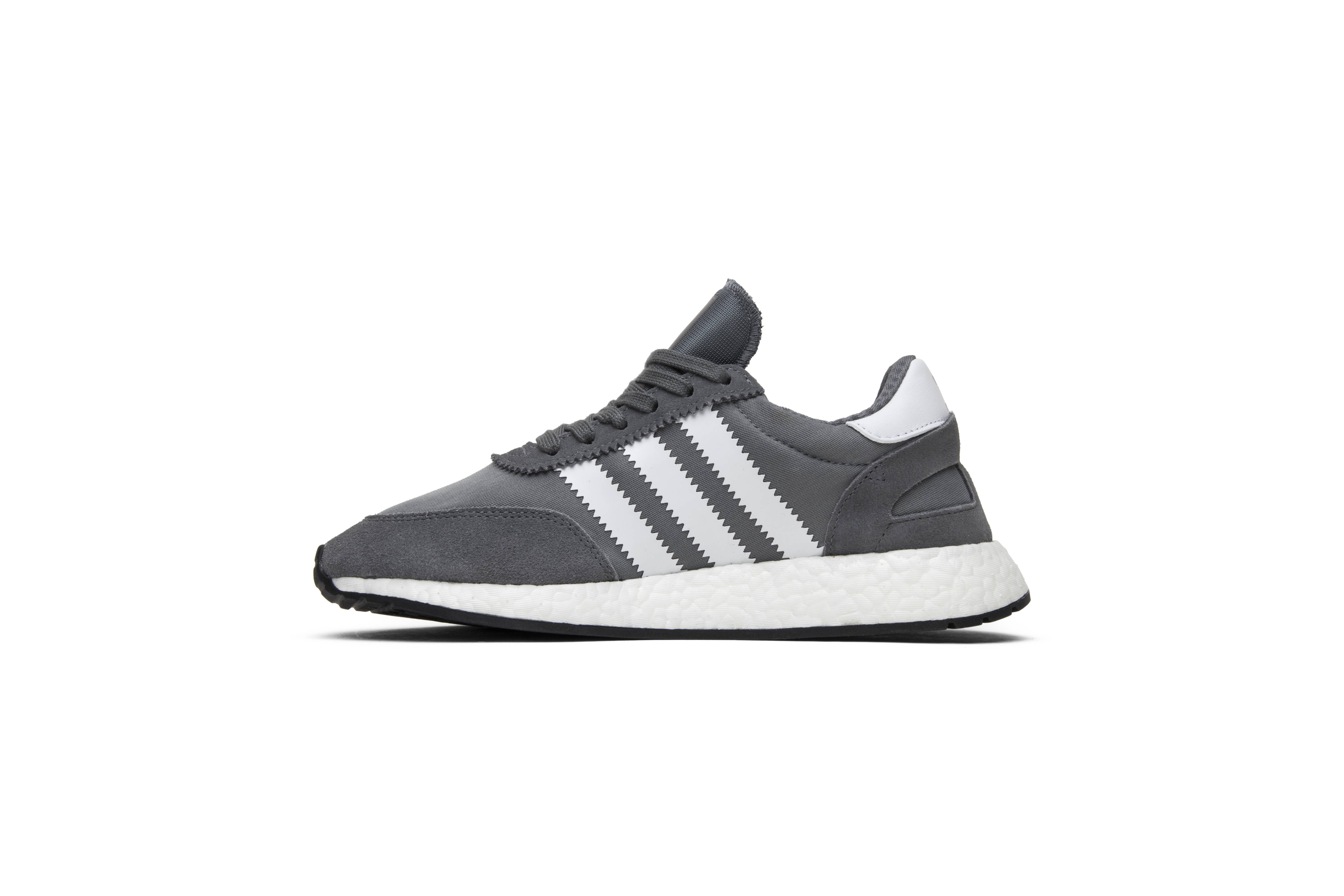 Lookbook adidas Iniki Runner 'Vista Grey' BB2089 - Warna Kelabu Vista