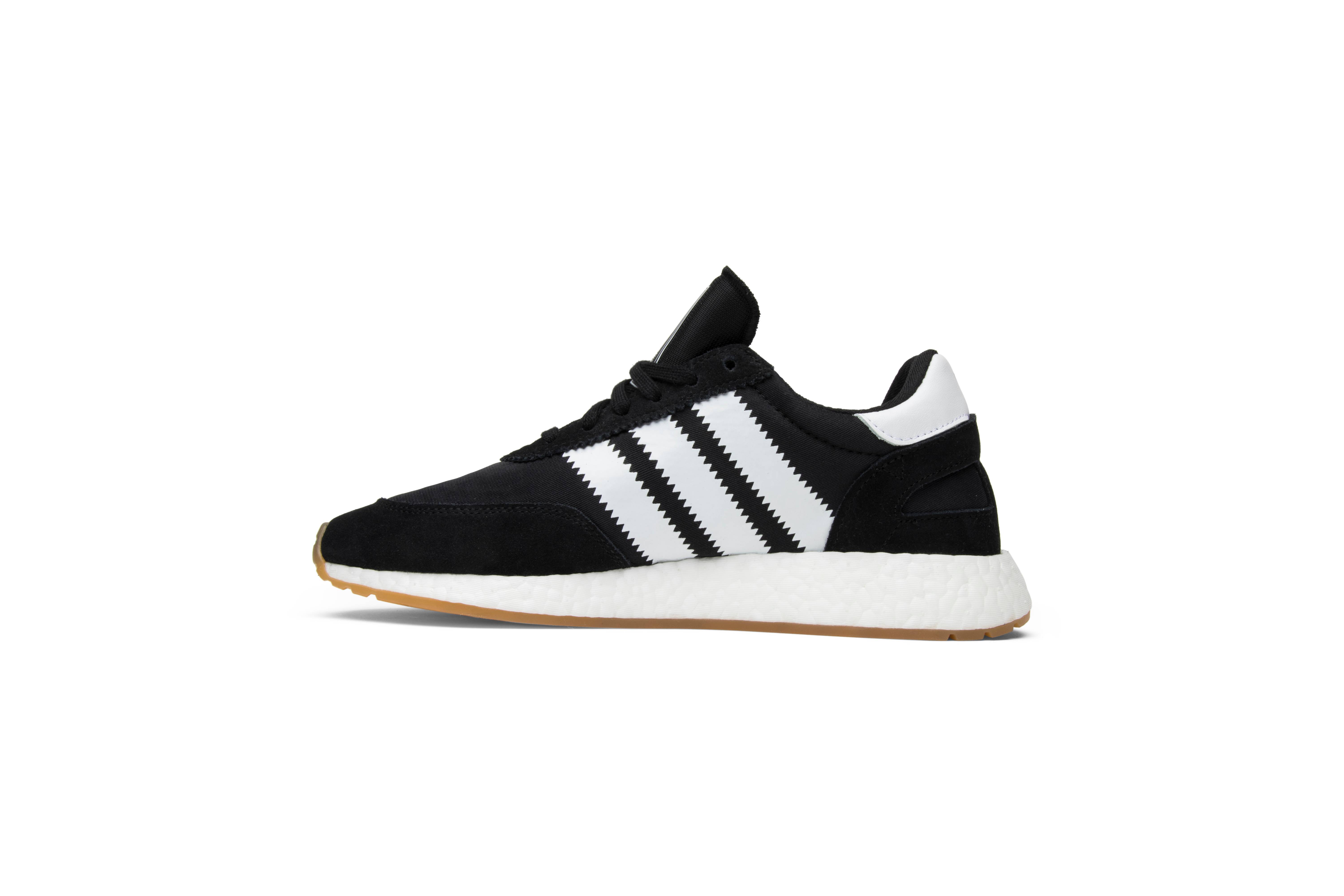 Lookbook adidas Iniki Runner Negro Blanco Suela de Goma BY9727