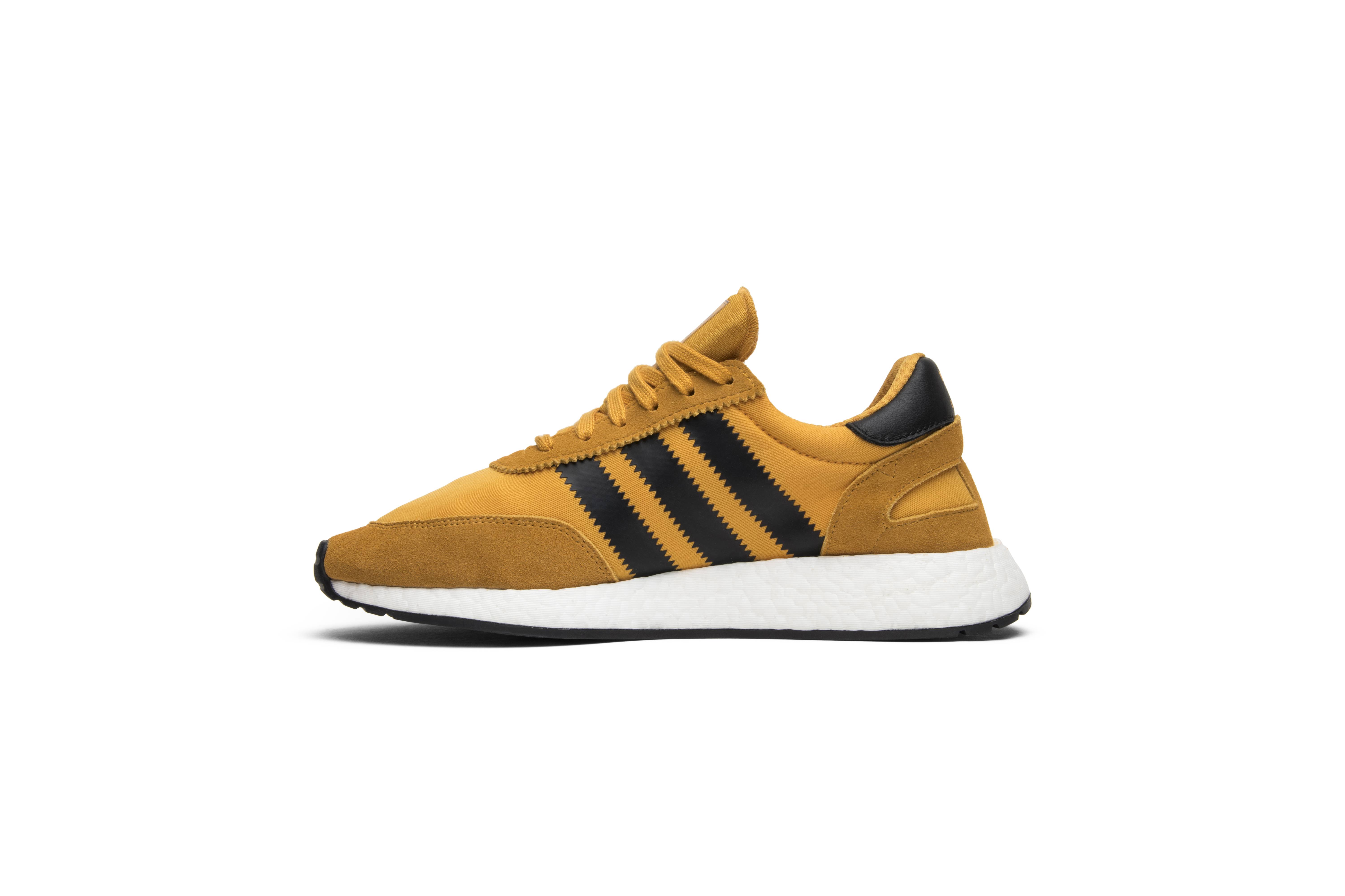 Lookbook adidas Iniki Runner Goldenrod BY9733 - Kasut Larian Emas
