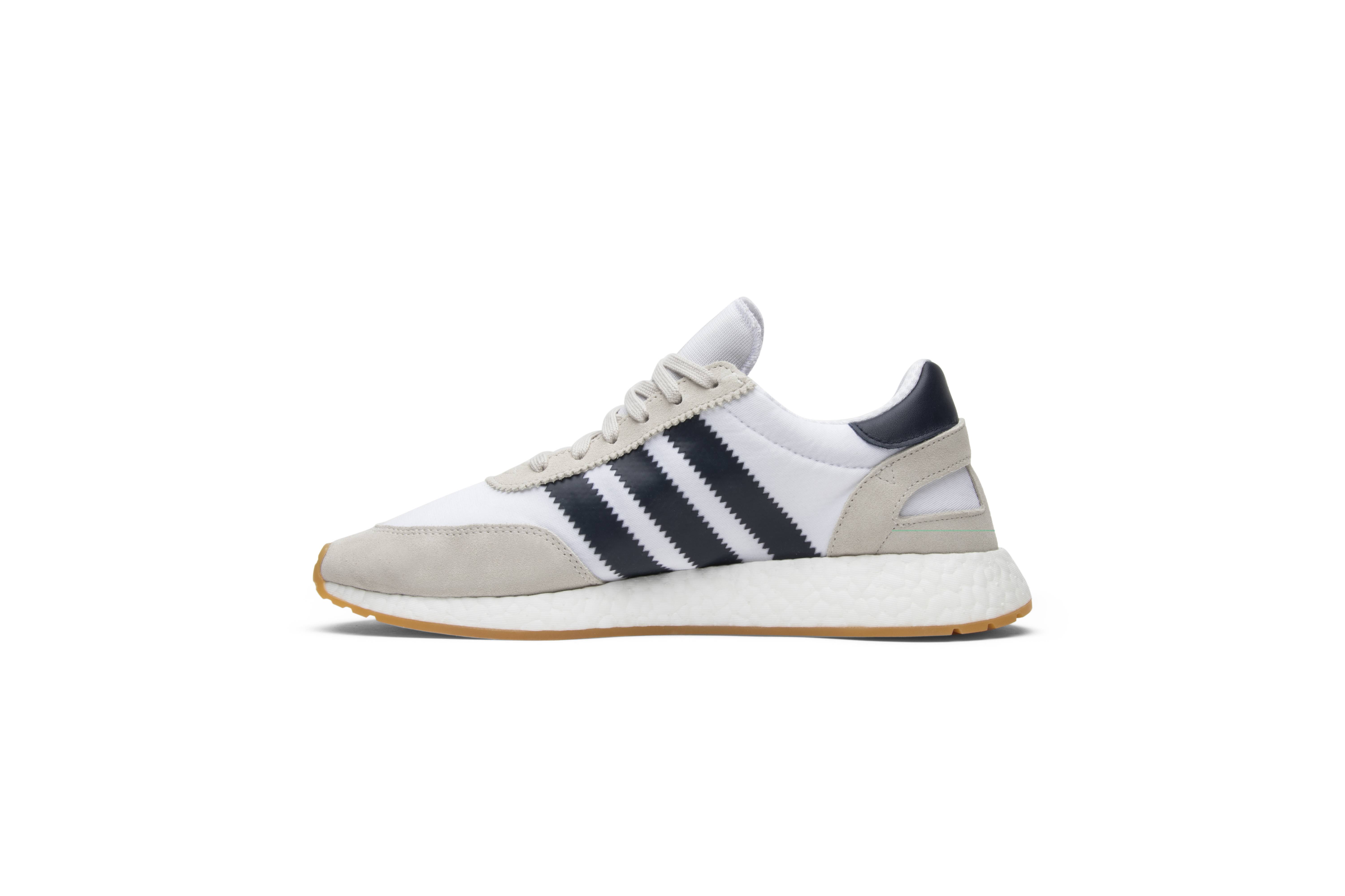 Lookbook adidas Iniki Runner Blanco Azul Marino Gum BY9722