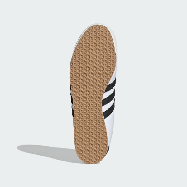 Lookbook Adidas 義大利70年代復古運動鞋 雲白/核心黑/灰色 1 JS1323