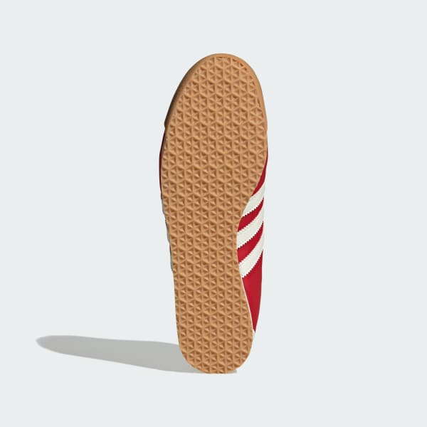 Shop Adidas 意大利70年代復古紅白膠底運動鞋 IH9107