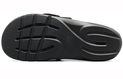 Shop アディダス イザモ CF 黒白 スリッパ (黒白) S77989