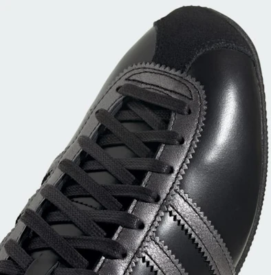 adidas Japan Exclusive Release Core Black/Core Black/Iron Metallic KI0011 Sizing adidas Japan Exclusive Release Core Black/Core Black/Iron Metallic KI0011