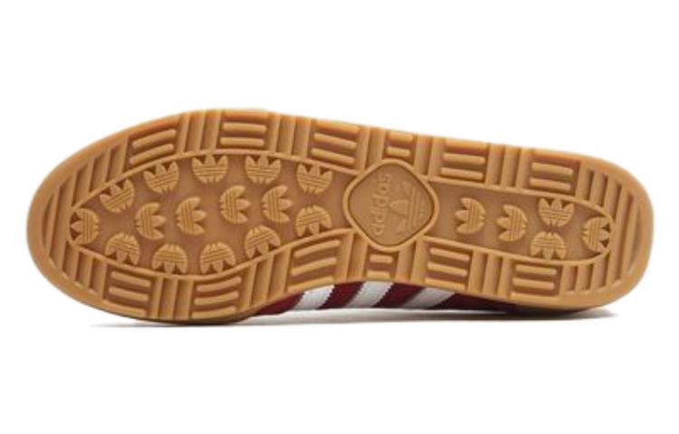Shop adidas Jeans ''Rosso Comfort Versatile Basse'' ID9386