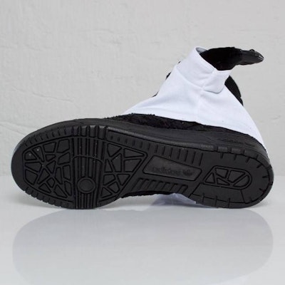 adidas Jeremy Scott 'Gorilla' Sepatu Unik V24424 Purchase adidas Jeremy Scott 'Gorilla' Sepatu Unik V24424