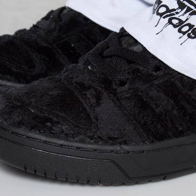 adidas Jeremy Scott 'Gorilla' Sepatu Unik V24424 Sizing adidas Jeremy Scott 'Gorilla' Sepatu Unik V24424