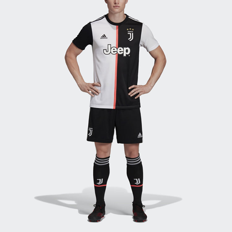 Shop adidas 尤文圖斯主場球衣足球T恤 DW5455