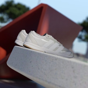 Adidas Lightblaze LP Sepatu Abu-Abu/Putih Cloud/Perak Metalik JS3197 Details for Adidas Lightblaze LP Sepatu Abu-Abu/Putih Cloud/Perak Metalik JS3197