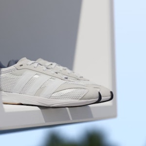 Adidas Lightblaze LP Sepatu Abu-Abu/Putih Cloud/Perak Metalik JS3197 2