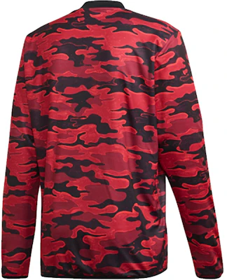 adidas Manchester United Baju Latihan Corak Kamouflage Merah FR6031 Lookbook adidas Manchester United Baju Latihan Corak Kamouflage Merah FR6031