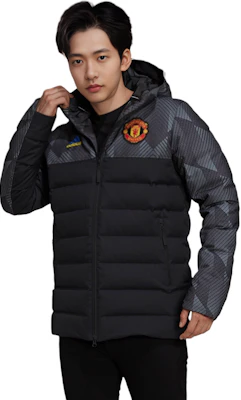 adidas Jaket Musim Dingin MUFC Hitam Mantel Sepak Bola Manchester United. GR3870 Lookbook adidas Jaket Musim Dingin MUFC Hitam Mantel Sepak Bola Manchester United. GR3870