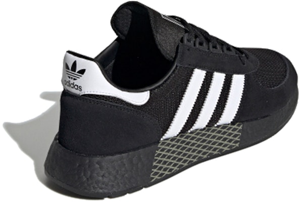 阿迪达斯 Marathon Tech '黑白款' EE4923 Lookbook 阿迪达斯 Marathon Tech '黑白款' EE4923