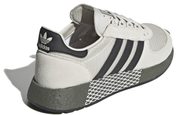 Shop マラソン テック "ローカキ" (Marathon Tech "Raw Khaki") EE4922