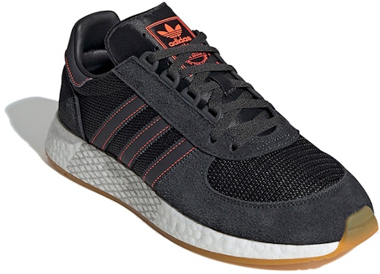 adidas MARATHON TECH Kasut Lari EE6453 Lookbook adidas MARATHON TECH Kasut Lari EE6453