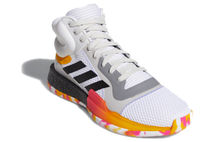 Lookbook 아디다스 마퀴 부스트 '화이트 블랙 액티브 골드' G26212