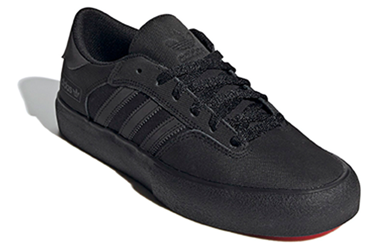Lookbook adidas originals Matchbreak Super 低筒 滑板鞋 男女通款 黑