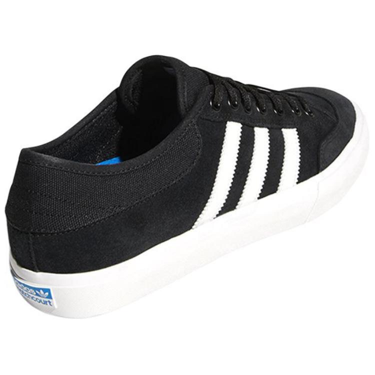 Shop adidas Matchcourt 低幫 板鞋 男女同款 黑白