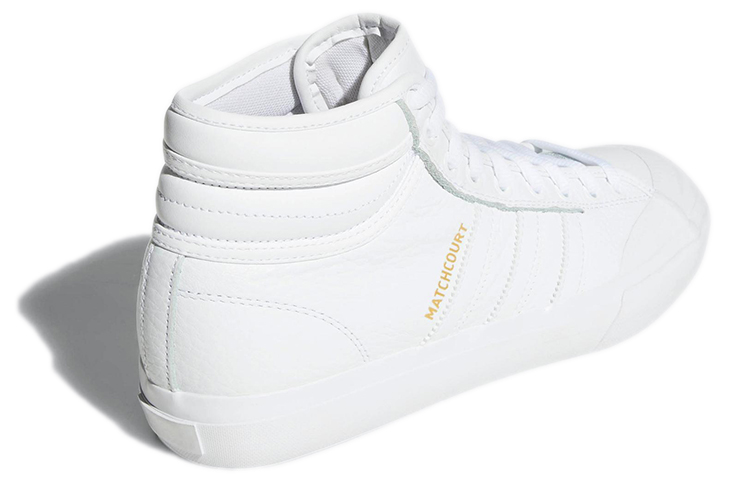 Shop adidas originals Matchcourt High Rx2 經典舒適耐磨滑板鞋 亮白
