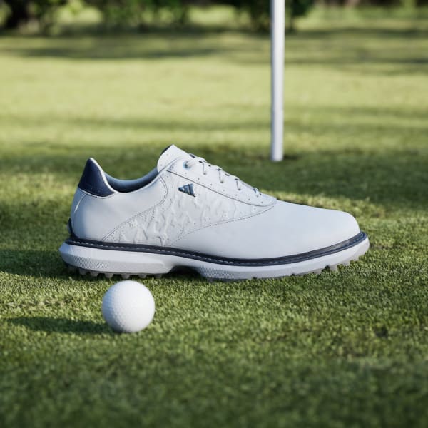 Lookbook Adidas MC70 Zapatillas de Golf Sin Clavos Blanco/Navy/Halo Plateado JQ3492