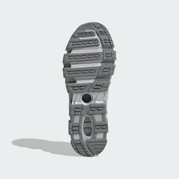 Shop adidas Mega Ghostride 運動鞋 - 時尚大膽潮流鞋款. 灰二/銀金屬/灰三 IH4392