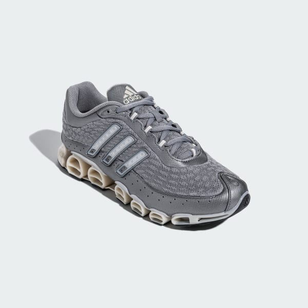 Shop adidas Megaride 鞋款 鐵金屬/鐵金屬/耀眼米色 JS0049