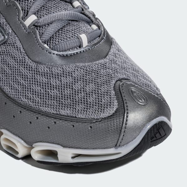 Sizing adidas Megaride 鞋款 鐵金屬/鐵金屬/耀眼米色 JS0049