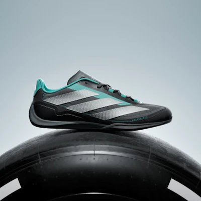 adidas Mercedes-AMG F1 Perpétua Sneaker Core Black/Silver Metallic/Semi Mint Rush KJ6175 Lookbook adidas Mercedes-AMG F1 Perpétua Sneaker Core Black/Silver Metallic/Semi Mint Rush KJ6175