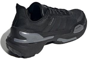 adidas MTS Cozy Tahan Lasak Hitam HQ6111 Shop adidas MTS Cozy Tahan Lasak Hitam HQ6111