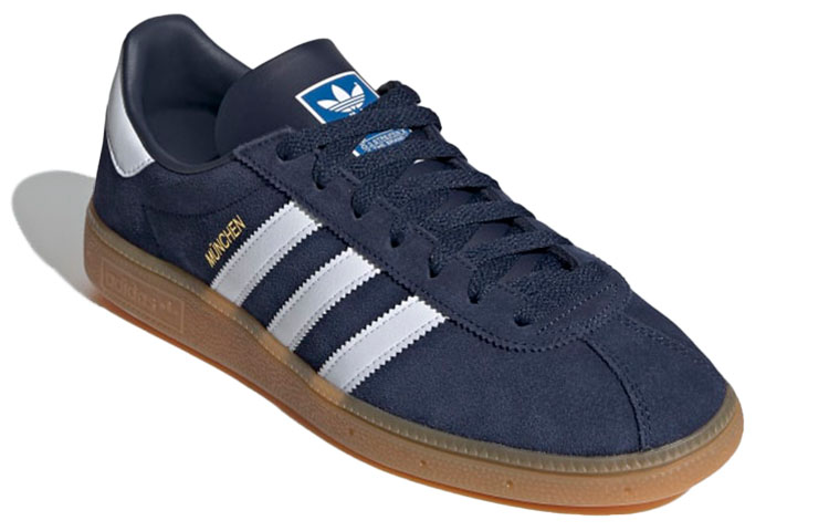 Lookbook adidas München ''Collegiate Navy Gum'' FX5666