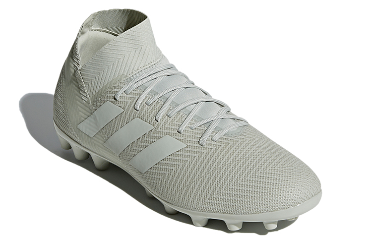 Lookbook Sneakers adidas Nemeziz 18.3 Ag Perak/Abu-abu D97849