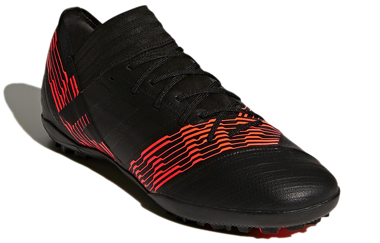 Lookbook 阿迪达斯 Nemeziz Tango 17.3 TF 黑红人造草坪鞋 CP9098