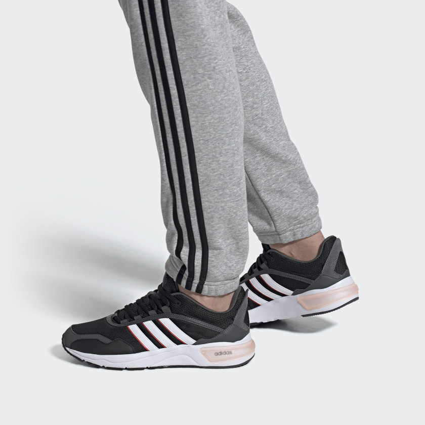 Sizing adidas Neo 90s Runner ''Noir Blanc Rouge'' FW7678