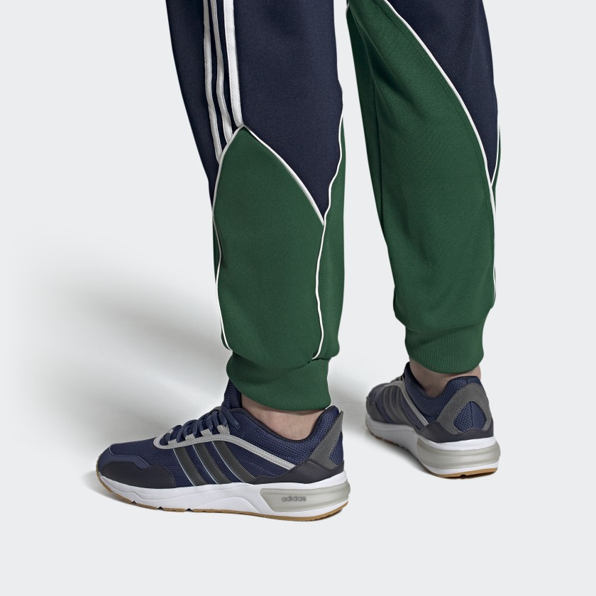 Sizing 阿迪达斯NEO 90S复古跑鞋'蓝黑白' FW9436
