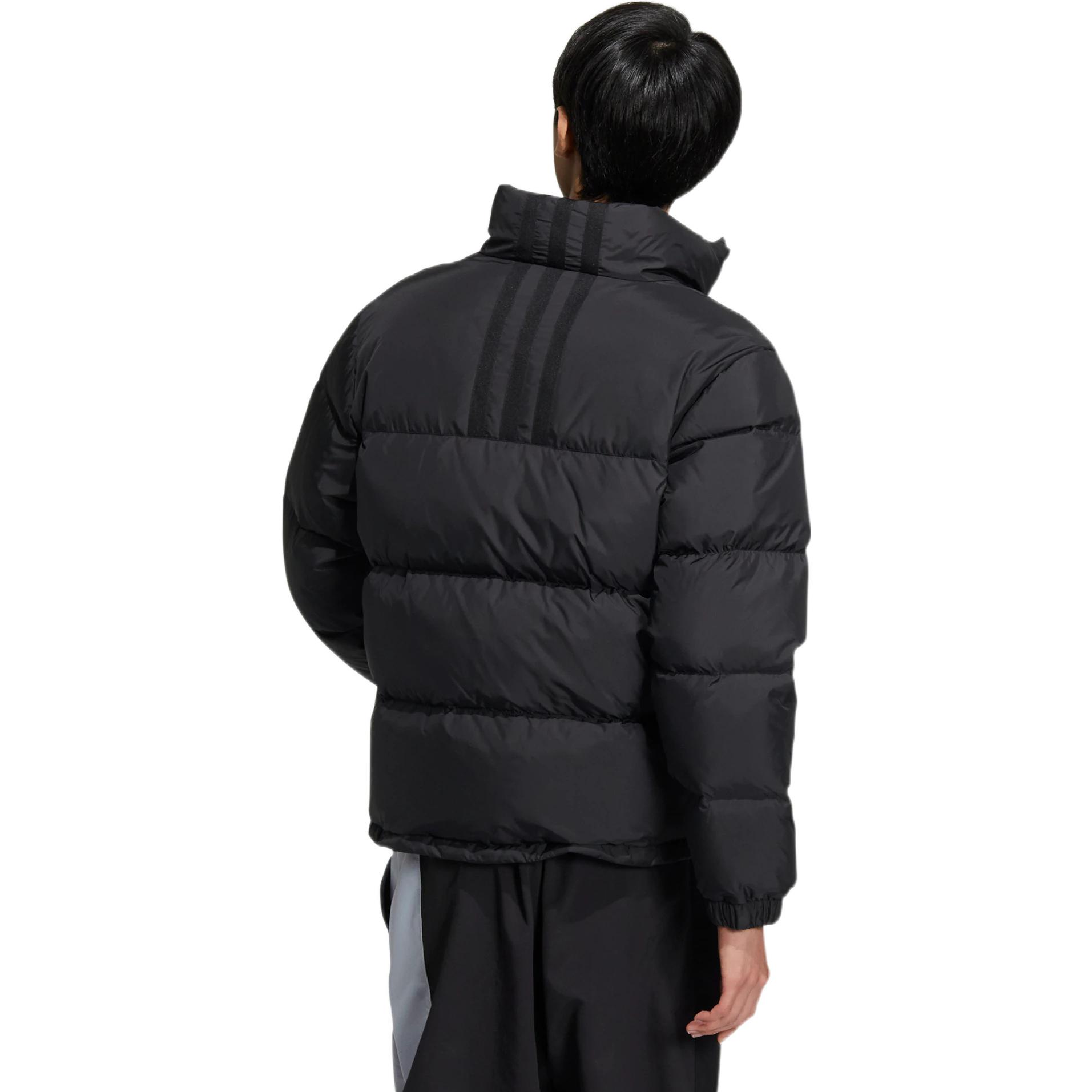 Shop adidas Neo 黑色標誌印花拉鍊羽絨外套 男女長袖款式. HM6173