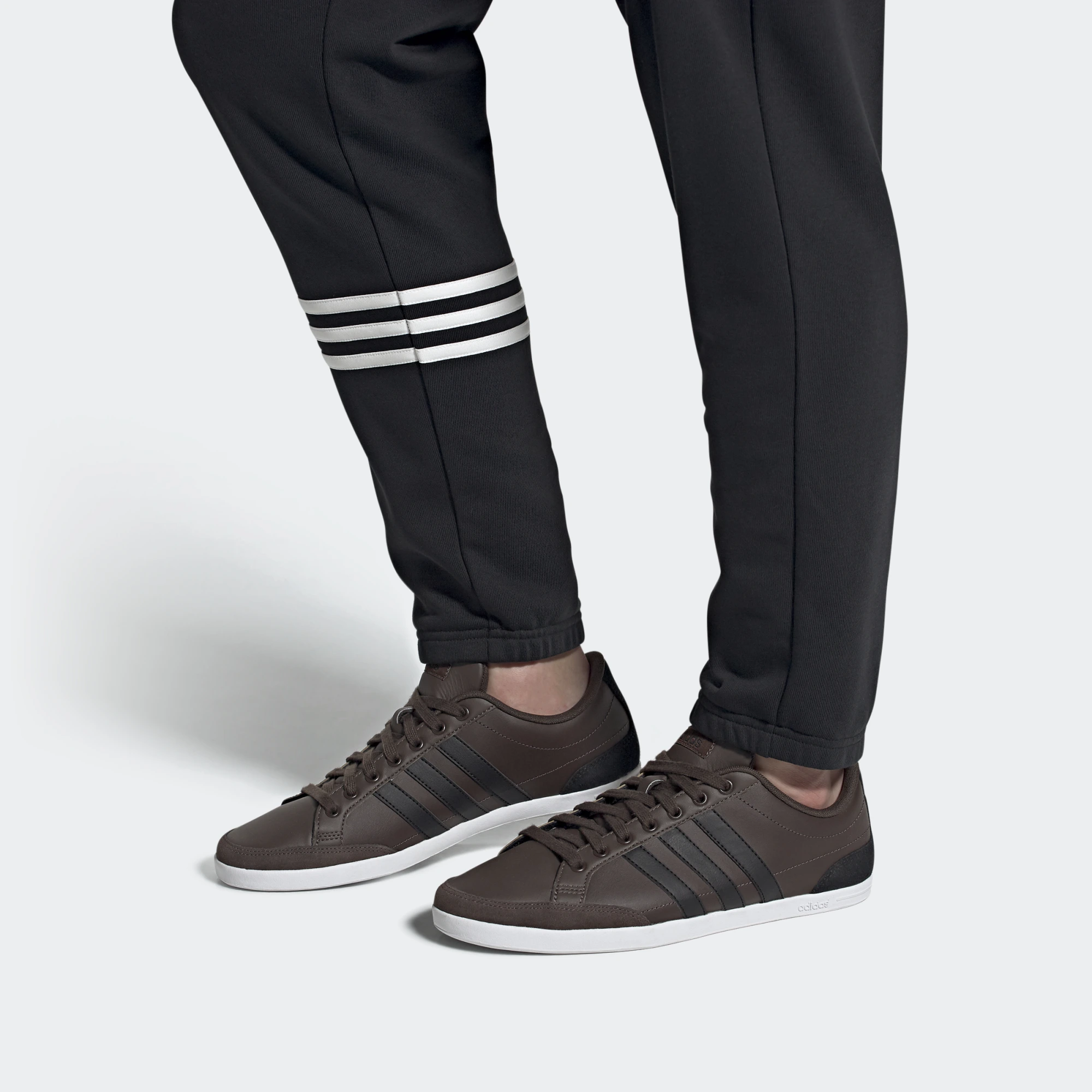 Sizing adidas NEO Caflaire Low ''Braun Freizeit'' FV8549