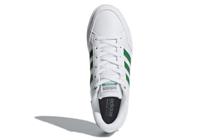 Shop adidas neo Cf 全場防滑輕便休閒板鞋 亮白色
