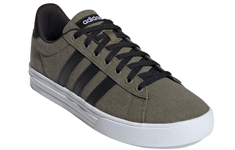 Lookbook adidas neo Daily 2.0 Verde Militar EE7826