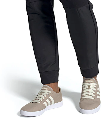 adidas neo EASY VULC 2.0 低筒 滑板鞋 男款 粉白色 Sizing adidas neo EASY VULC 2.0 低筒 滑板鞋 男款 粉白色