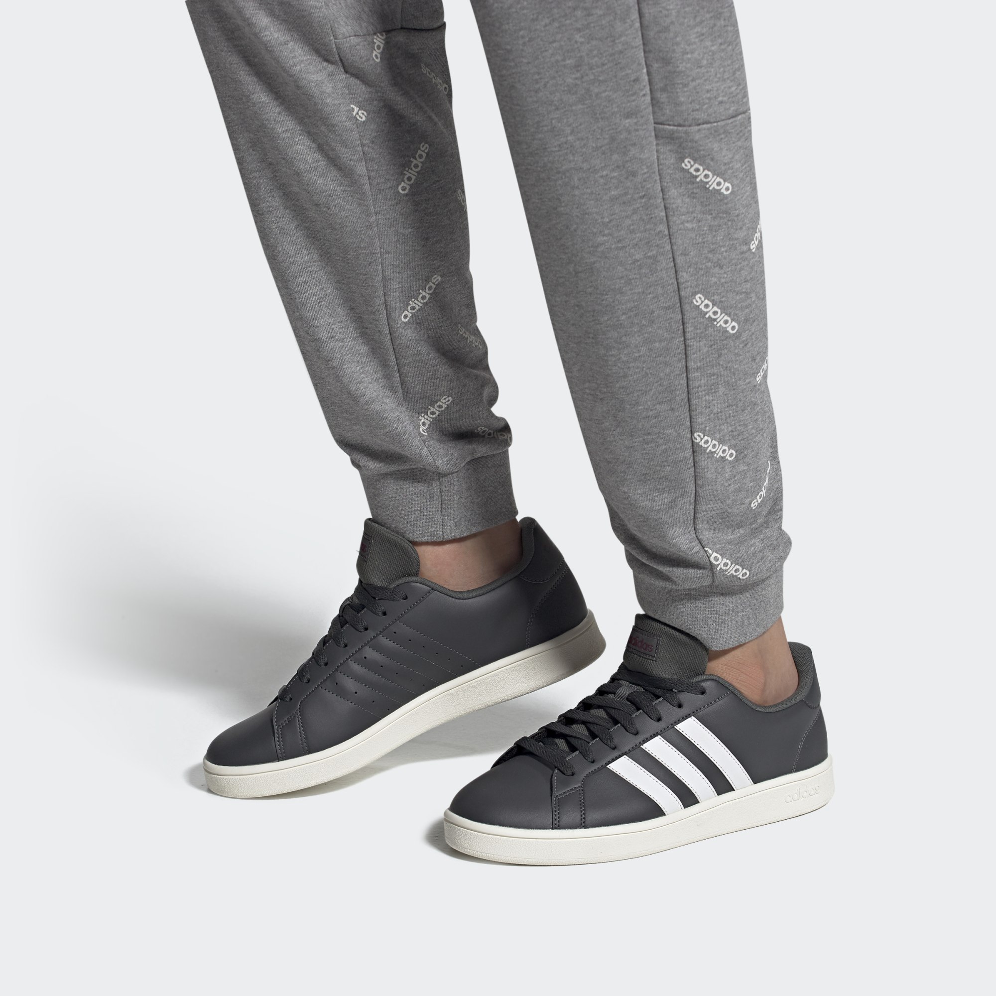 Sizing adidas Neo Grand Court Base ''Noir Blanc'' EE7907