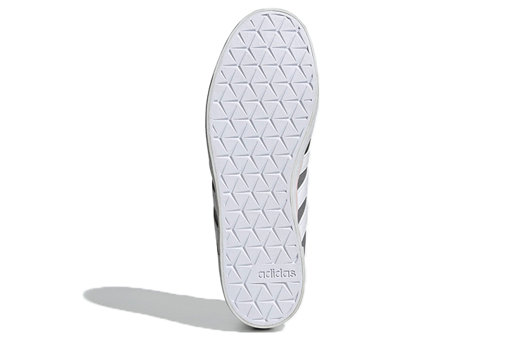 Details for adidas neo Heawin Grau/Rot EE9721