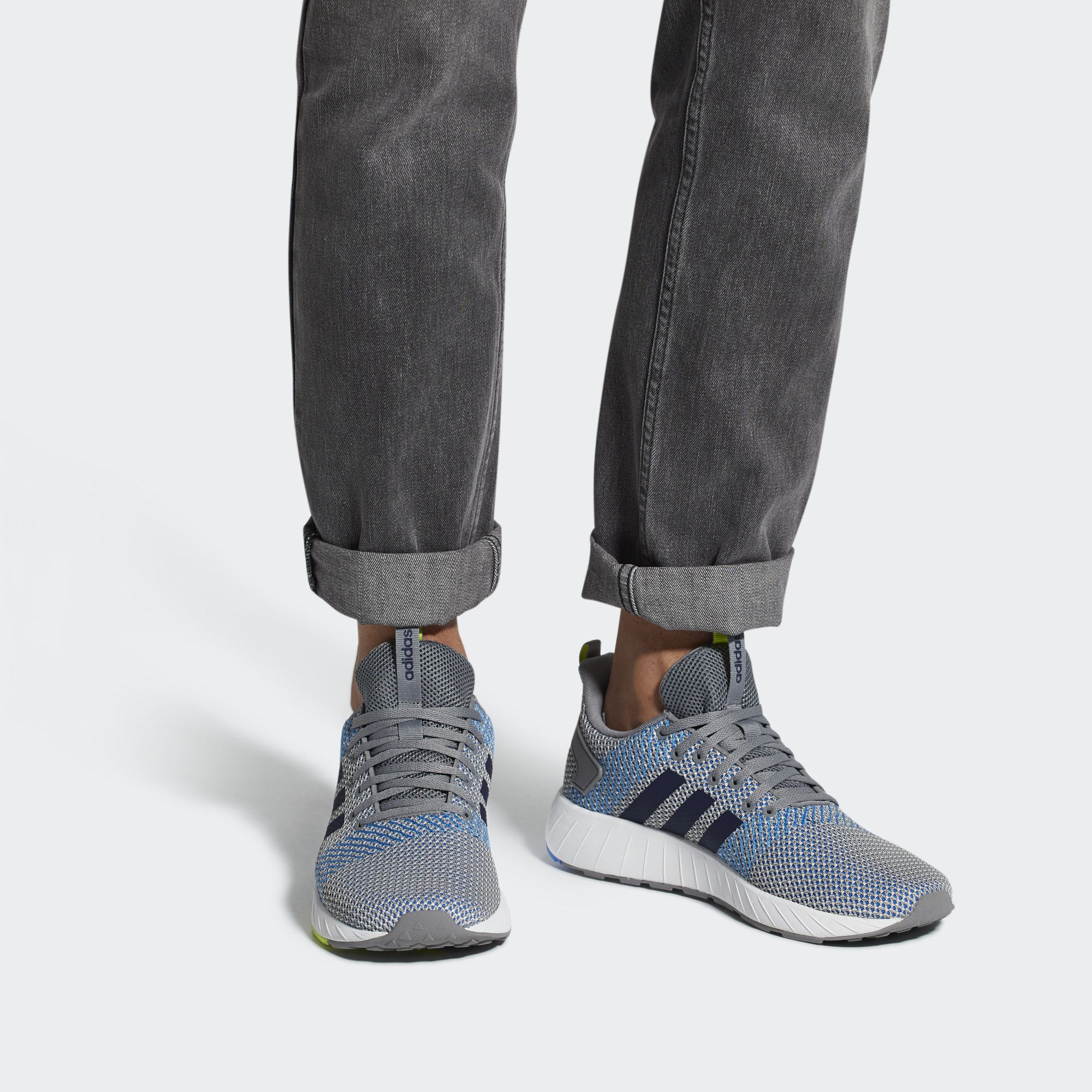 Sizing adidas NEO Questar BYD ''Grijs'' DB1543