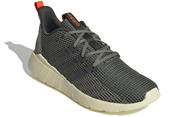 Lookbook adidas neo Questar Flow 綠灰色