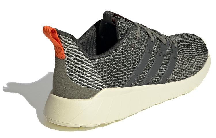 Shop adidas neo Questar Flow 綠灰色