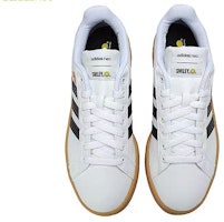 アディダス ネオ スマイル グランドコート (黒/白) GY4995 Lookbook アディダス ネオ スマイル グランドコート (黒/白) GY4995