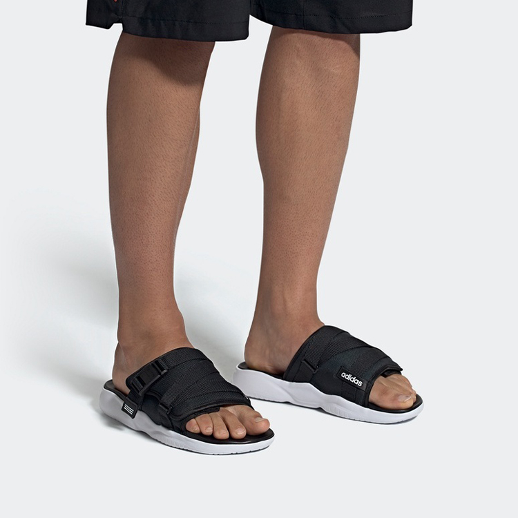 Sizing アディダス ネオ UTX サンダル (黒/白) FW2436