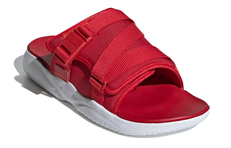 Lookbook adidas NEO UTX Sandalen Pantoletten Rot FW2438