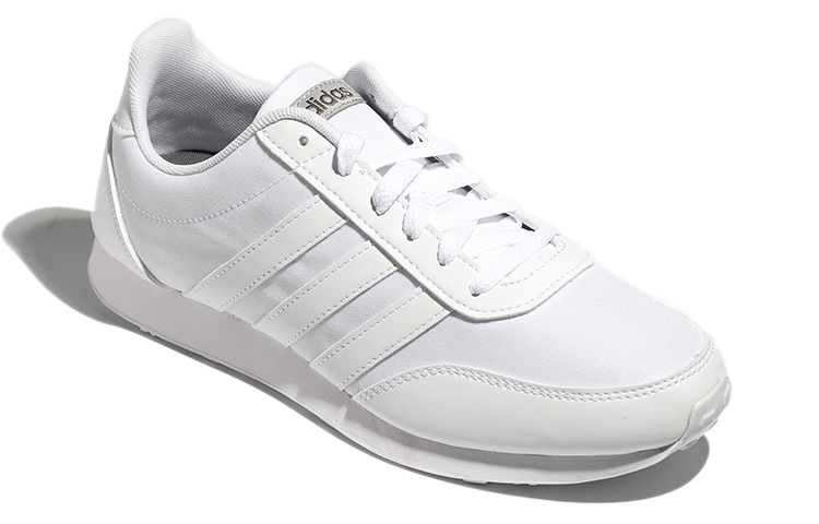 Lookbook adidas Neo V Racer 2.0 Weiß/Grau Sneakers EE6406