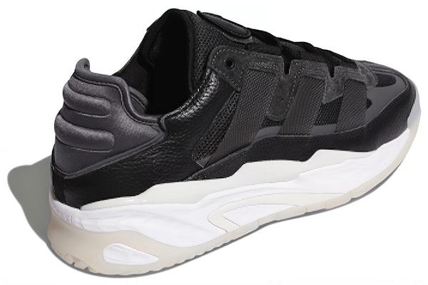 阿迪达斯 Niteball 黑白配色 FV4848 Shop 阿迪达斯 Niteball 黑白配色 FV4848