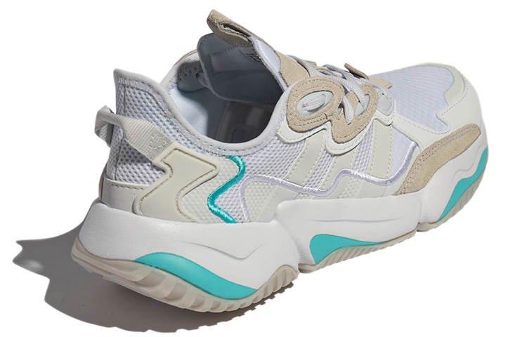 Shop 阿迪达斯蓝白色Nitrocharge足球鞋 GY5030